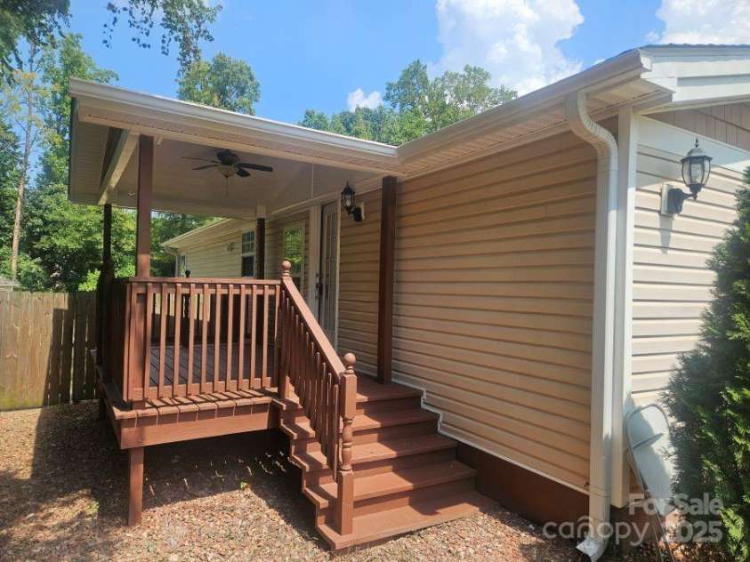 5024 Victoria Avenue, Charlotte, NC 28269.  MLS# CAR4215450, YatesRealty ID 2810. 