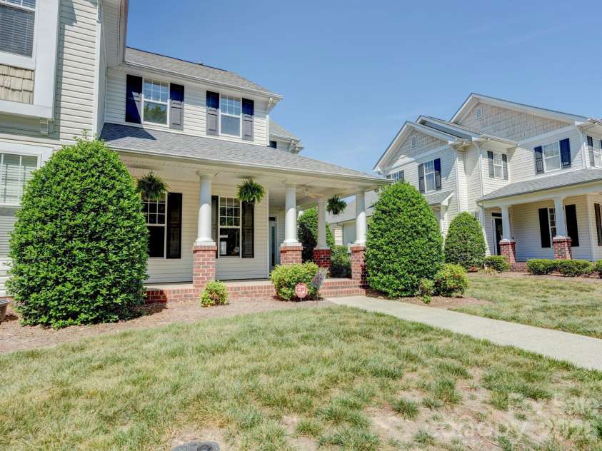 2025 Gable Way Lane, Matthews, NC 28104.  MLS# CAR4377619, YatesRealty ID 28100. 