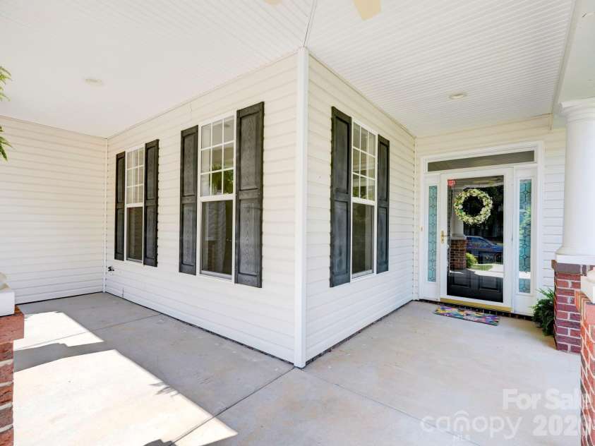 2025 Gable Way Lane, Matthews, NC 28104.  MLS# CAR4377619, YatesRealty ID 28100. 