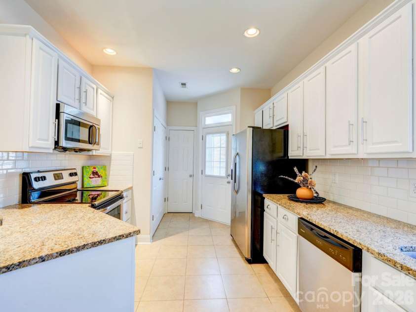 2025 Gable Way Lane, Matthews, NC 28104.  MLS# CAR4377619, YatesRealty ID 28100. 