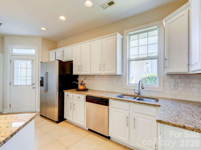 2025 Gable Way Lane, Matthews, NC 28104.  MLS# CAR4377619, YatesRealty ID 28100. 