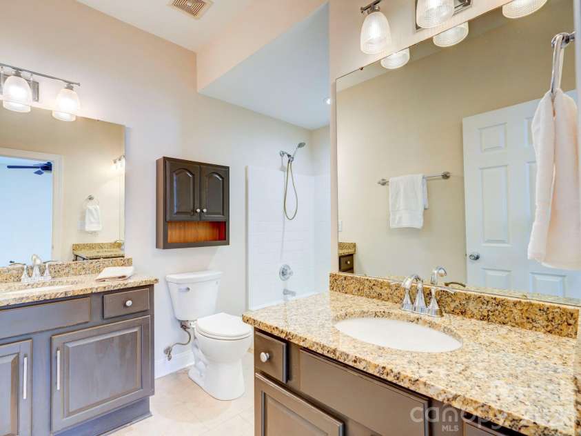 2025 Gable Way Lane, Matthews, NC 28104.  MLS# CAR4377619, YatesRealty ID 28100. 