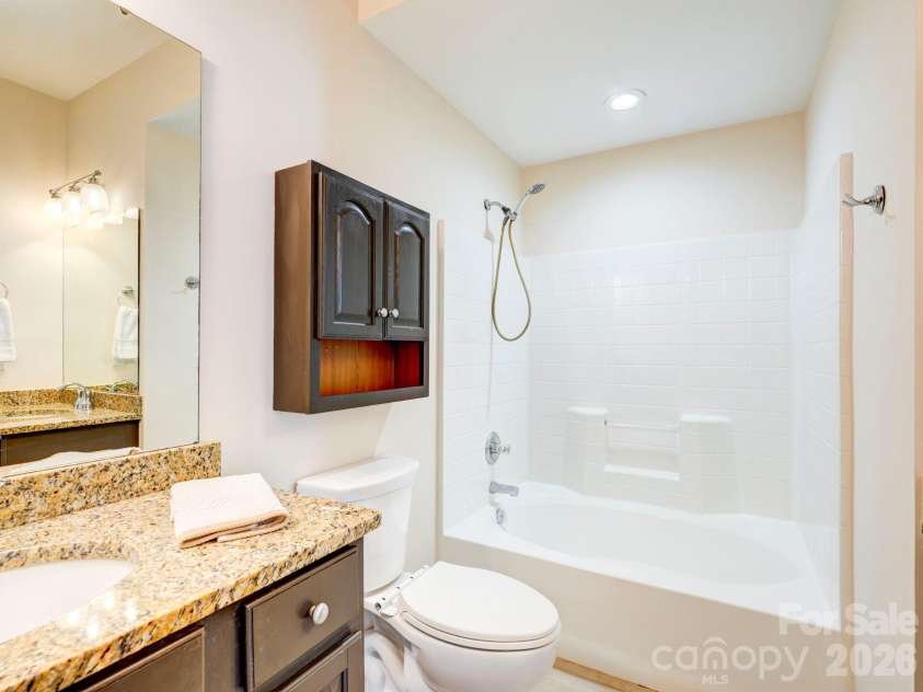 2025 Gable Way Lane, Matthews, NC 28104.  MLS# CAR4377619, YatesRealty ID 28100. 