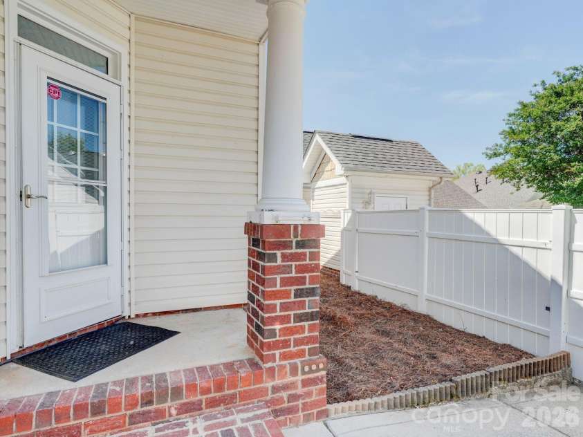 2025 Gable Way Lane, Matthews, NC 28104.  MLS# CAR4377619, YatesRealty ID 28100. 