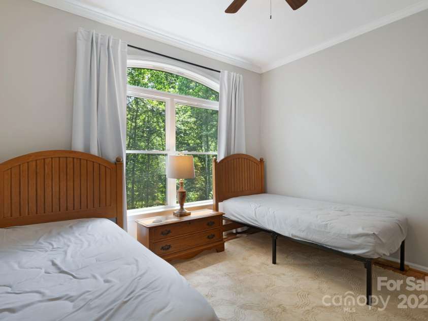 28 Back Stage Pass, Canton, NC 28716.  MLS# CAR4284833, YatesRealty ID 28100. Nice sized guest room with double closet.