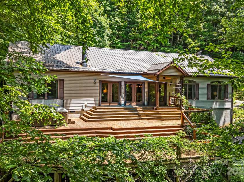 28 Back Stage Pass, Canton, NC 28716.  MLS# CAR4284833, YatesRealty ID 28100. Quintessential mtn estate! Welcome Home!