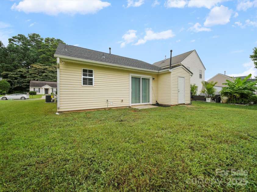 6420 Sunman Road, Charlotte, NC 28216.  MLS# CAR4279812, YatesRealty ID 28101. 