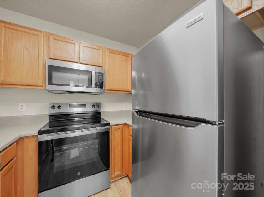 6420 Sunman Road, Charlotte, NC 28216.  MLS# CAR4279812, YatesRealty ID 28101. 