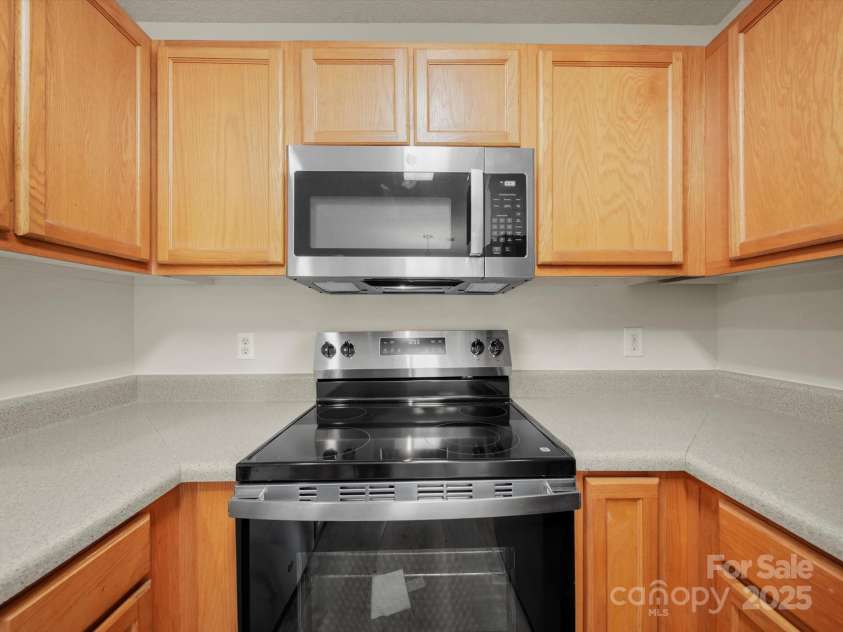 6420 Sunman Road, Charlotte, NC 28216.  MLS# CAR4279812, YatesRealty ID 28101. 