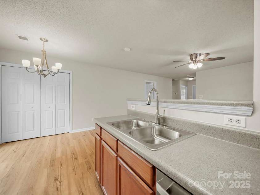 6420 Sunman Road, Charlotte, NC 28216.  MLS# CAR4279812, YatesRealty ID 28101. 
