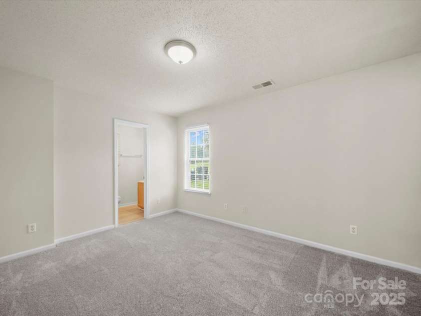 6420 Sunman Road, Charlotte, NC 28216.  MLS# CAR4279812, YatesRealty ID 28101. 