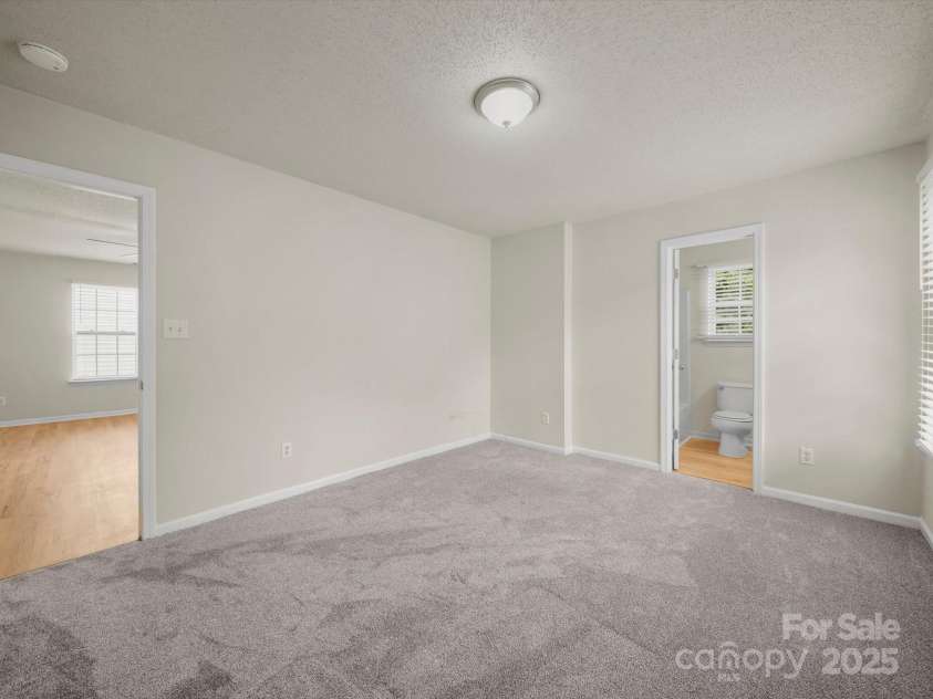 6420 Sunman Road, Charlotte, NC 28216.  MLS# CAR4279812, YatesRealty ID 28101. 