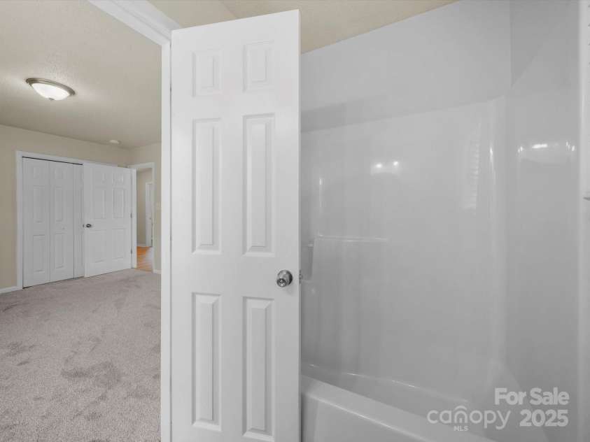 6420 Sunman Road, Charlotte, NC 28216.  MLS# CAR4279812, YatesRealty ID 28101. 