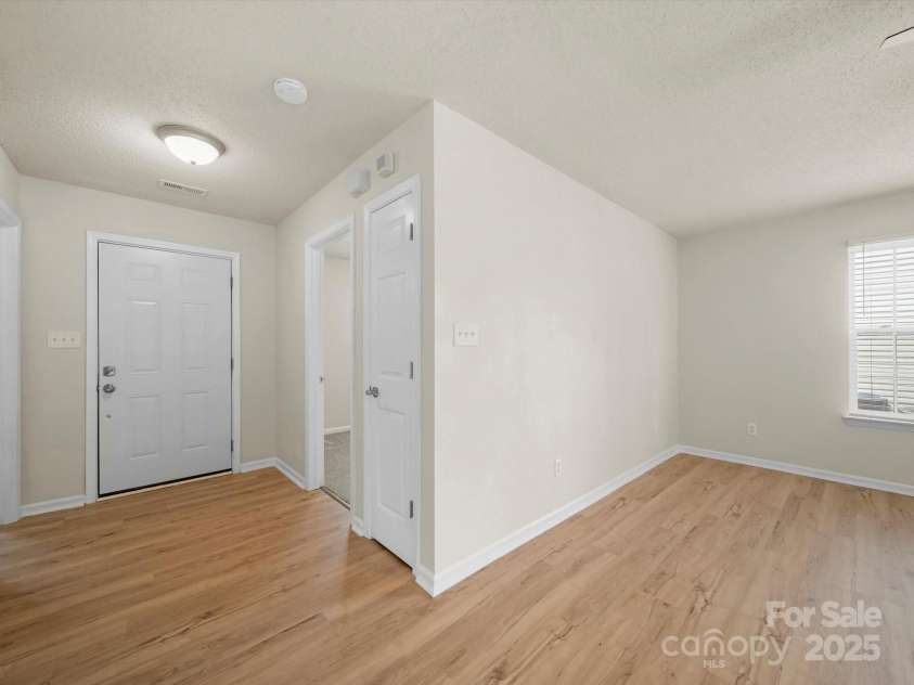 6420 Sunman Road, Charlotte, NC 28216.  MLS# CAR4279812, YatesRealty ID 28101. 
