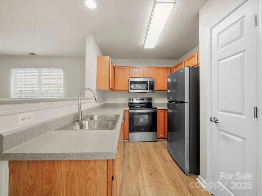 6420 Sunman Road, Charlotte, NC 28216.  MLS# CAR4279812, YatesRealty ID 28101. 