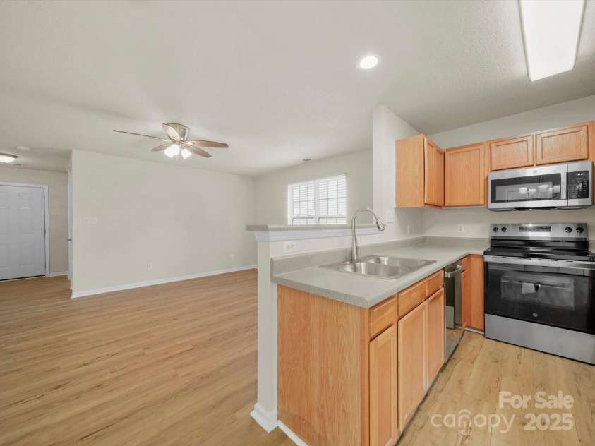 6420 Sunman Road, Charlotte, NC 28216.  MLS# CAR4279812, YatesRealty ID 28101. 