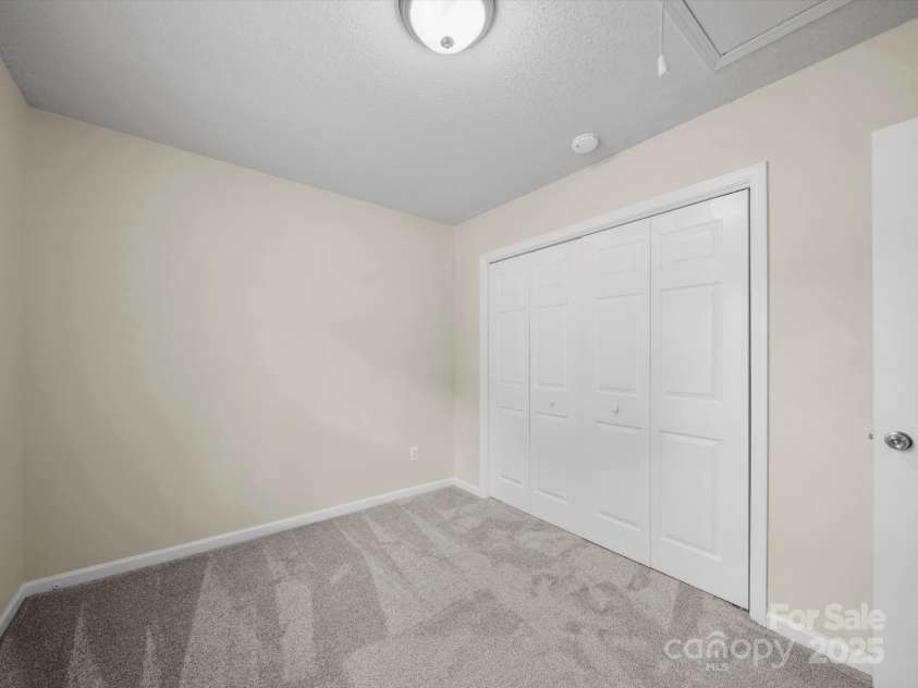 6420 Sunman Road, Charlotte, NC 28216.  MLS# CAR4279812, YatesRealty ID 28101. 