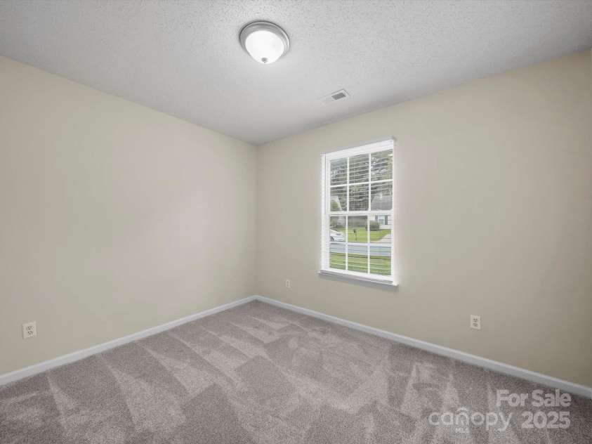 6420 Sunman Road, Charlotte, NC 28216.  MLS# CAR4279812, YatesRealty ID 28101. 