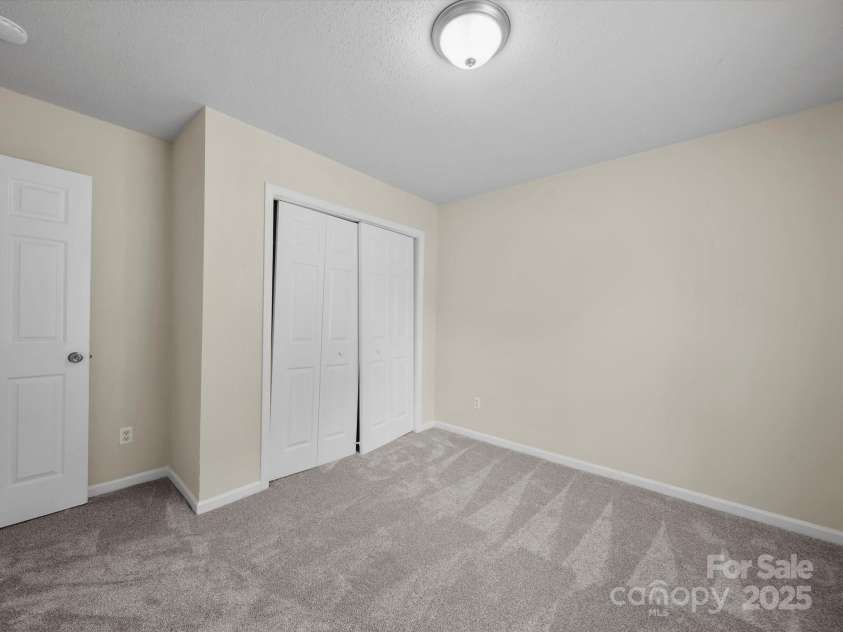 6420 Sunman Road, Charlotte, NC 28216.  MLS# CAR4279812, YatesRealty ID 28101. 