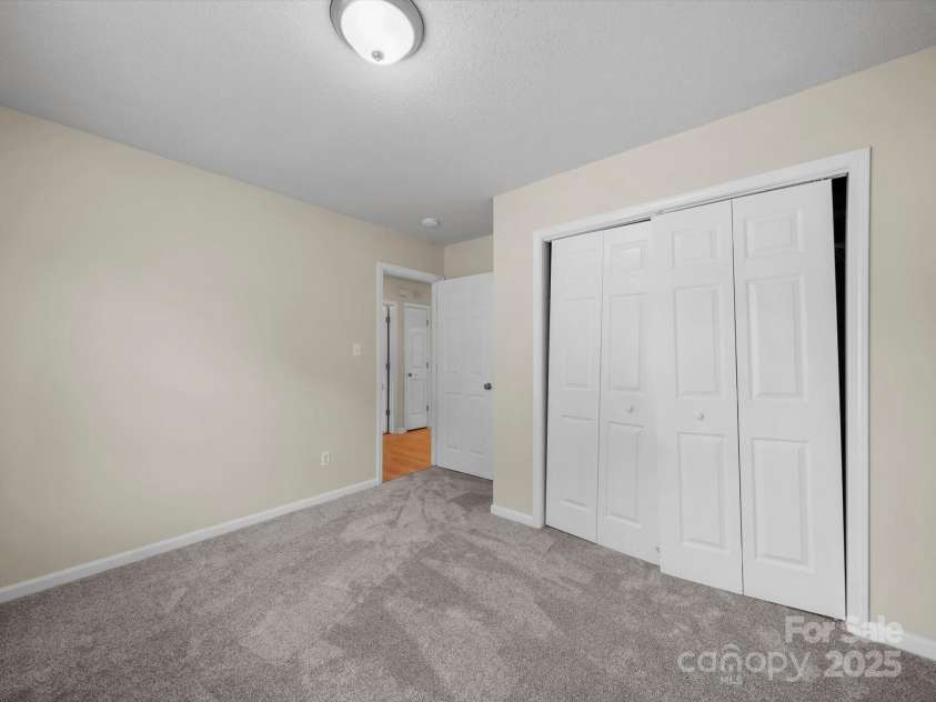 6420 Sunman Road, Charlotte, NC 28216.  MLS# CAR4279812, YatesRealty ID 28101. 