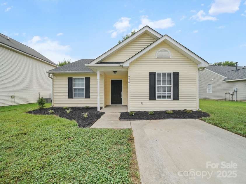 6420 Sunman Road, Charlotte, NC 28216.  MLS# CAR4279812, YatesRealty ID 28101. 