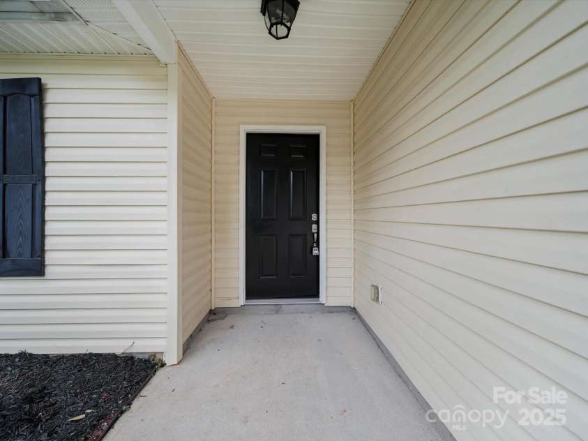 6420 Sunman Road, Charlotte, NC 28216.  MLS# CAR4279812, YatesRealty ID 28101. 