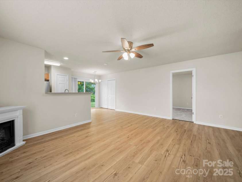 6420 Sunman Road, Charlotte, NC 28216.  MLS# CAR4279812, YatesRealty ID 28101. 