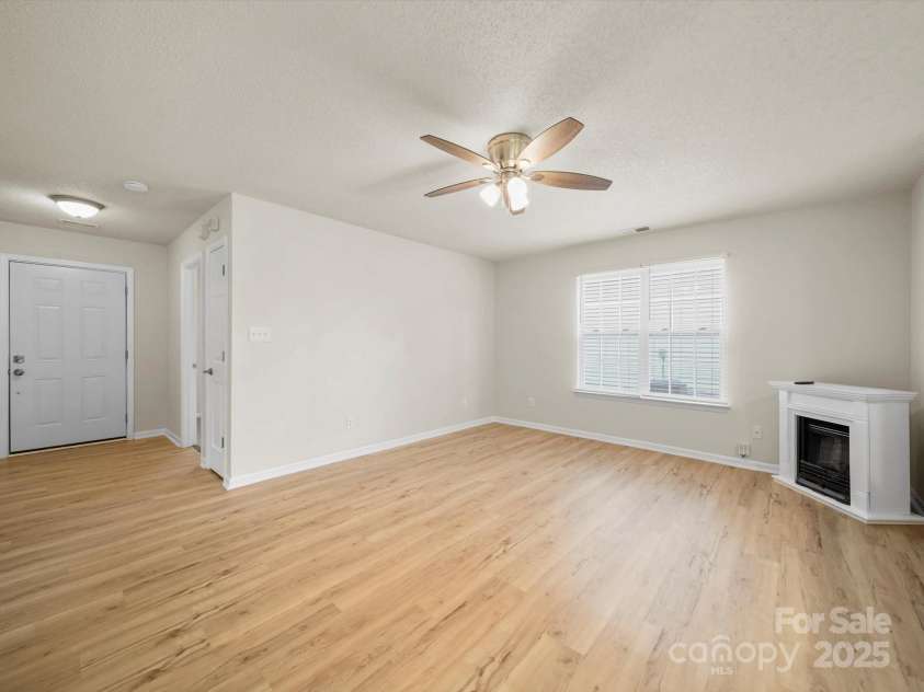 6420 Sunman Road, Charlotte, NC 28216.  MLS# CAR4279812, YatesRealty ID 28101. 
