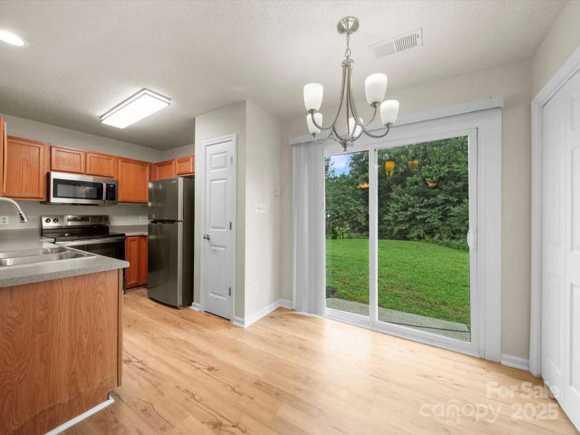 6420 Sunman Road, Charlotte, NC 28216.  MLS# CAR4279812, YatesRealty ID 28101. 