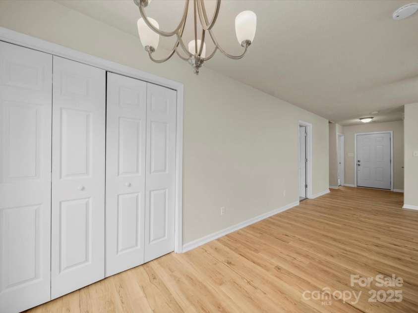 6420 Sunman Road, Charlotte, NC 28216.  MLS# CAR4279812, YatesRealty ID 28101. 