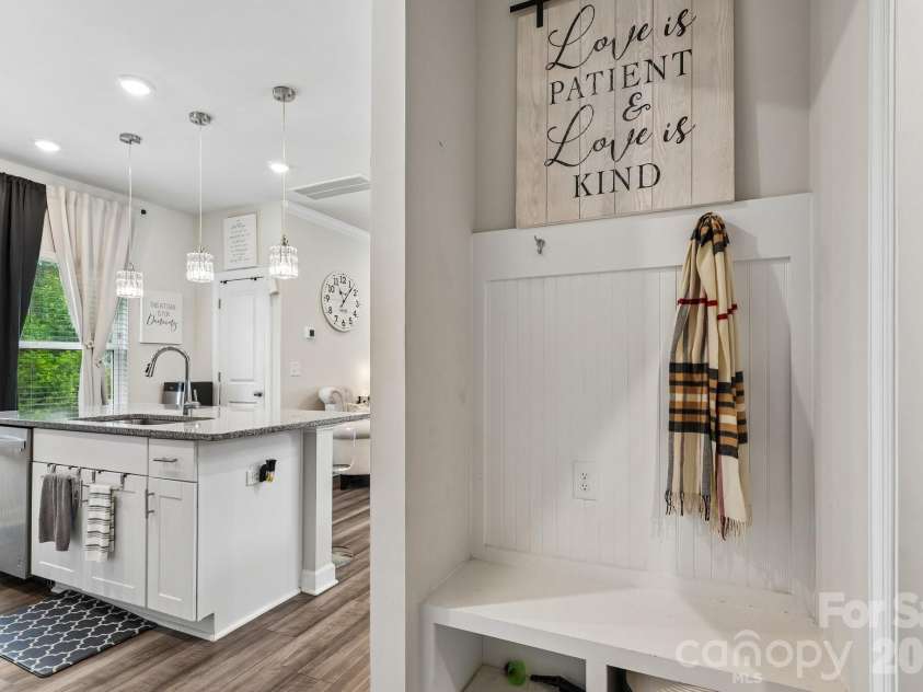 14200 Laughing Gull Road, Charlotte, NC 28278.  MLS# CAR4378999, YatesRealty ID 28102. 