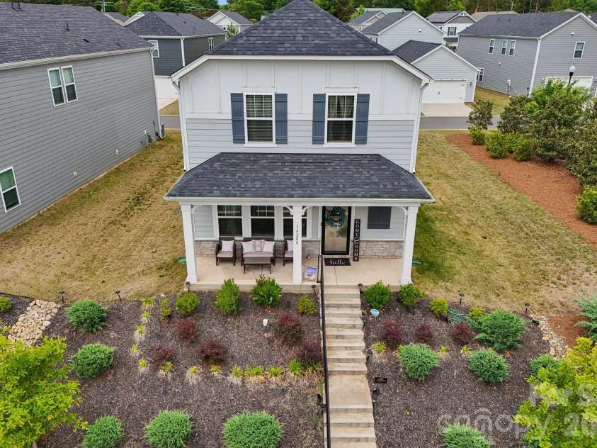 14200 Laughing Gull Road, Charlotte, NC 28278.  MLS# CAR4378999, YatesRealty ID 28102. 