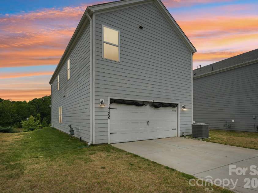 14200 Laughing Gull Road, Charlotte, NC 28278.  MLS# CAR4378999, YatesRealty ID 28102. 