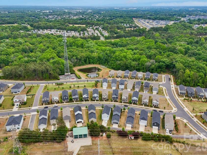 14200 Laughing Gull Road, Charlotte, NC 28278.  MLS# CAR4378999, YatesRealty ID 28102. 