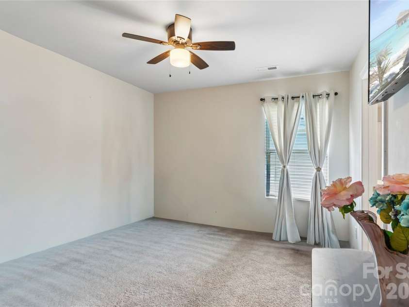14200 Laughing Gull Road, Charlotte, NC 28278.  MLS# CAR4378999, YatesRealty ID 28102. 