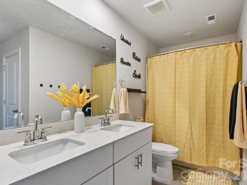 14200 Laughing Gull Road, Charlotte, NC 28278.  MLS# CAR4378999, YatesRealty ID 28102. 