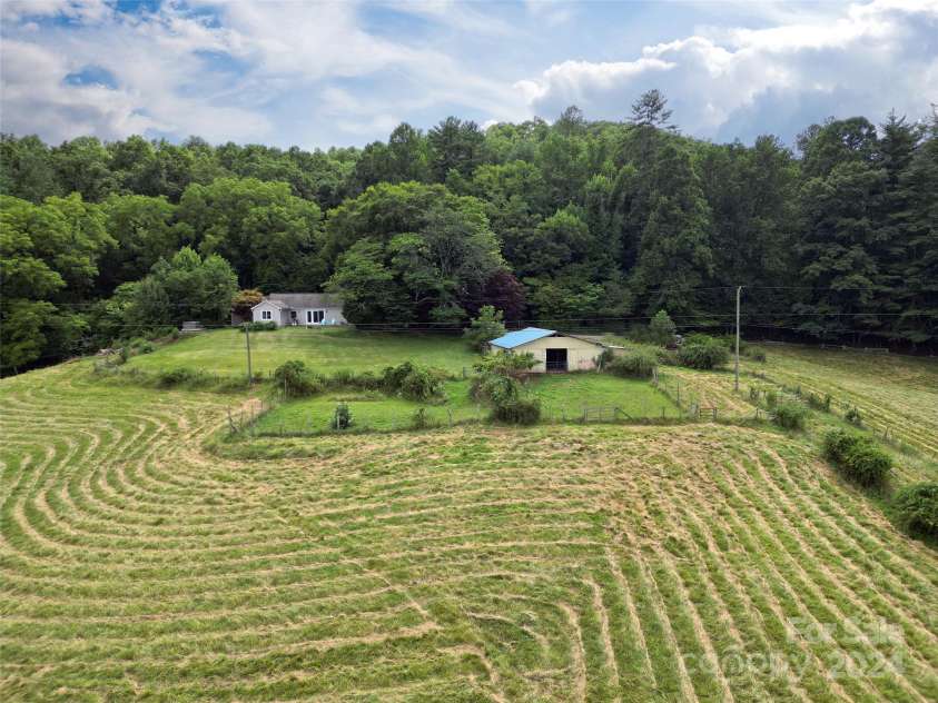 273 & 133 Nicholson Lane, Etowah, NC 28729.  MLS# CAR4133823, YatesRealty ID 28102. 273 Nicholson & Barn