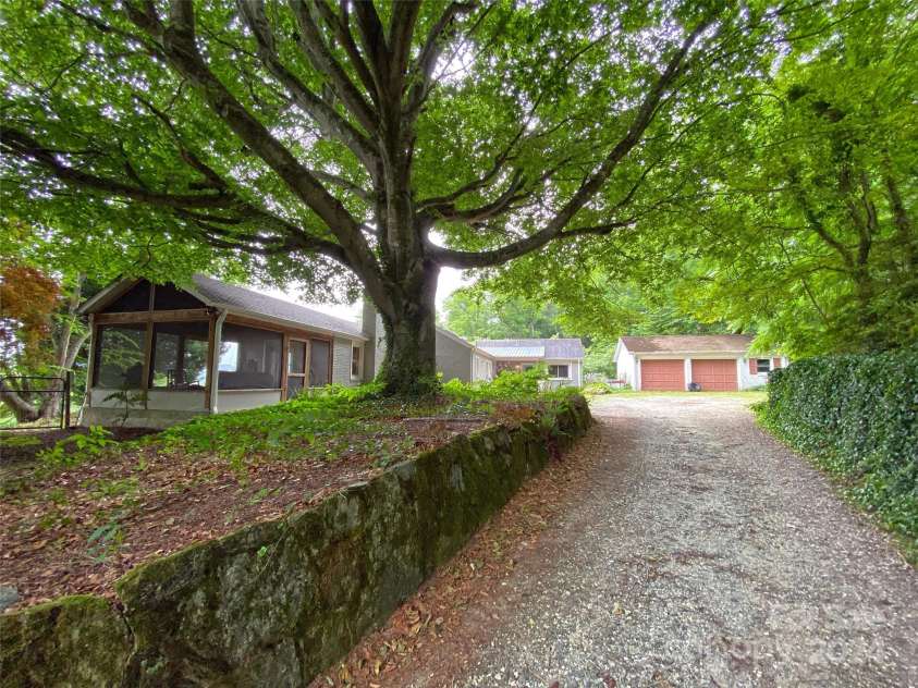 273 & 133 Nicholson Lane, Etowah, NC 28729.  MLS# CAR4133823, YatesRealty ID 28102. Driveway
