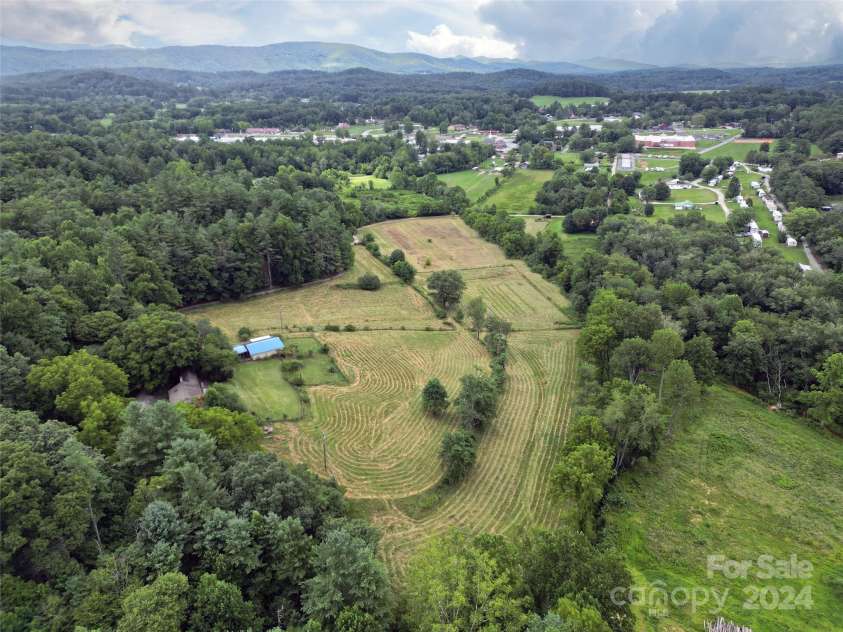 273 & 133 Nicholson Lane, Etowah, NC 28729.  MLS# CAR4133823, YatesRealty ID 28102. Less than 1 mi to Ingles