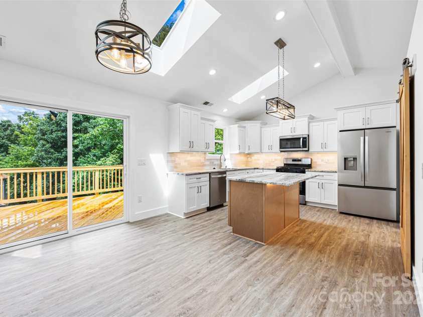 2027 Marquesas Avenue, Tega Cay, SC 29708.  MLS# CAR4262769, YatesRealty ID 28103. Dining & Kitchen