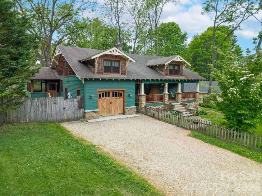 49 Miner Street, Brevard, NC 28712.  MLS# CAR4379293, YatesRealty ID 28104. 