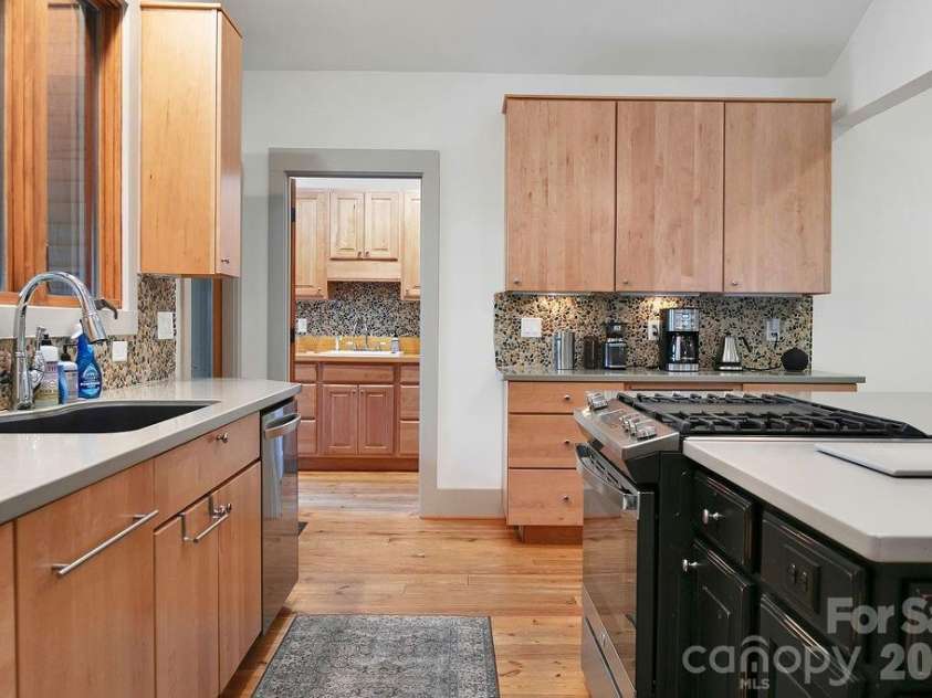 49 Miner Street, Brevard, NC 28712.  MLS# CAR4379293, YatesRealty ID 28104. 