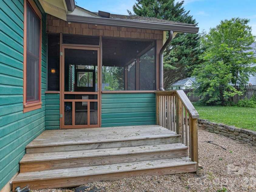 49 Miner Street, Brevard, NC 28712.  MLS# CAR4379293, YatesRealty ID 28104. 