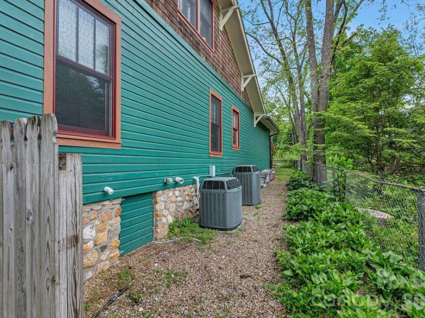 49 Miner Street, Brevard, NC 28712.  MLS# CAR4379293, YatesRealty ID 28104. 