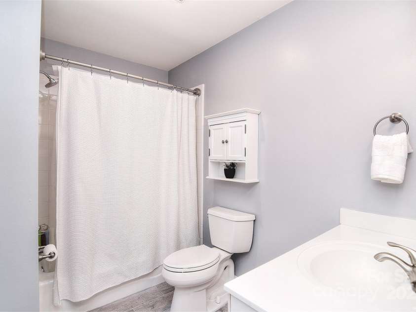 19641 Meta Road, Cornelius, NC 28031.  MLS# CAR4240880, YatesRealty ID 28105. 3rd full secondary bath