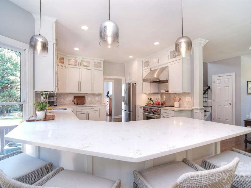 19641 Meta Road, Cornelius, NC 28031.  MLS# CAR4240880, YatesRealty ID 28105. Eating area