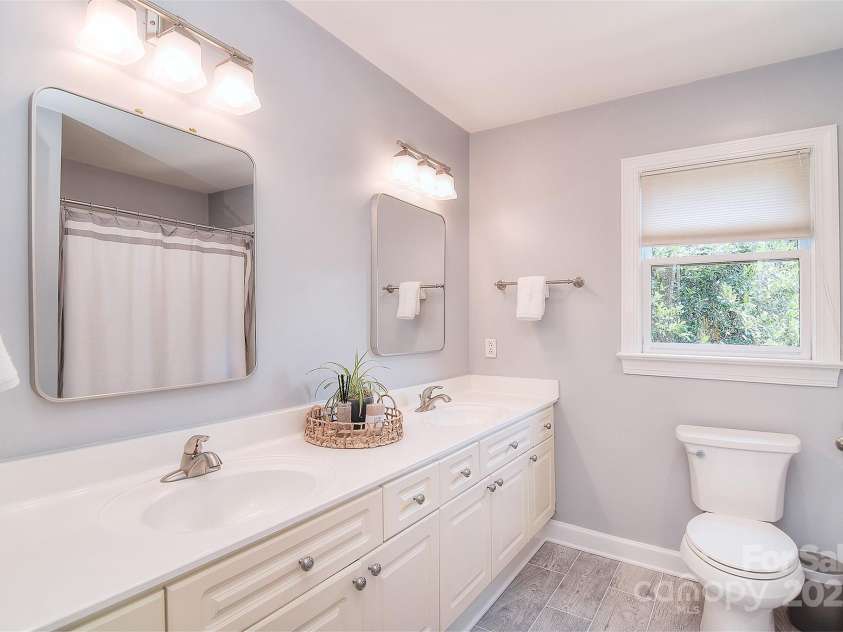 19641 Meta Road, Cornelius, NC 28031.  MLS# CAR4240880, YatesRealty ID 28105. Secondary bath 2