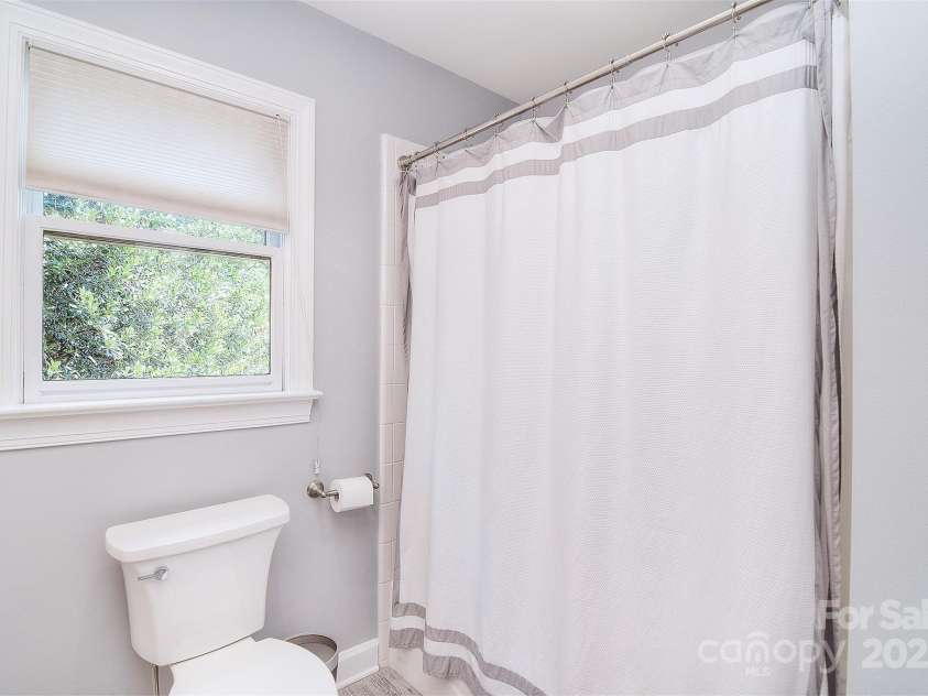 19641 Meta Road, Cornelius, NC 28031.  MLS# CAR4240880, YatesRealty ID 28105. Secondary full bath 2