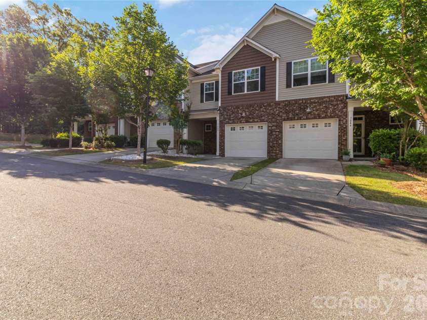 7048 Woodsbay Lane, Rock Hill, SC 29732.  MLS# CAR4381303, YatesRealty ID 28105. 
