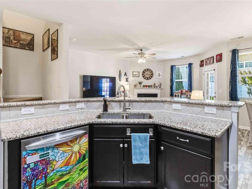 7048 Woodsbay Lane, Rock Hill, SC 29732.  MLS# CAR4381303, YatesRealty ID 28105. 